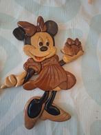 Figurine produit - Petites figurines en bois de Mickey et, Collections