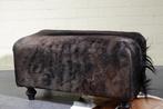 Unusual Ottoman in Blue Wildebeest Hide - Schedel -, Collections, Collections Animaux