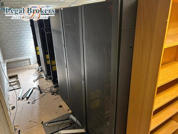 Lenovo 9308 - Server racks beschikbaar voor biedingen