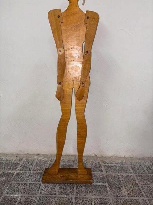wooden mannequin with movable arms signed Spazio Vetrina, Antiek en Kunst, Curiosa en Brocante