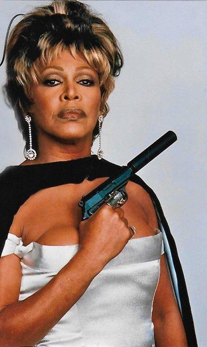 Tina Turner - Autographed Photo GoldenEye James Bond 007, Verzamelen, Film en Tv