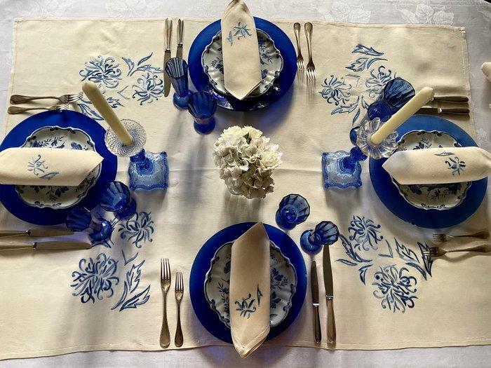 Tafelkleed uit midden 20e eeuw, met de hand geborduurd, met, Antiek en Kunst, Antiek | Tapijten, Tafelkleden en Textiel