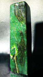 Pièce dexposition en jade néphrite exquise – Pierre de, Collections, Minéraux & Fossiles