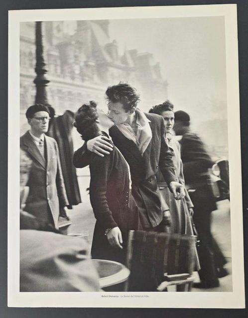 Robert Doisneau (1912 - 1994) - Le baiser de lhôtel de, Antiek en Kunst, Kunst | Schilderijen | Modern