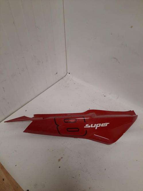 Kymco super 8 / zijscherm / rechts / rood, Fietsen en Brommers, Brommeronderdelen | Scooters, Kap, Overige merken, Ophalen of Verzenden