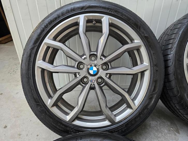 BMW 1 serie F40 F70 2 serie 18 inch zomerbanden 711M velgen, Auto-onderdelen, Banden en Velgen, 18 inch, Zomerbanden, 205 mm, Personenwagen