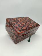 Sieradendoos - Grote doos van nobel Thuya en palissanderhout, Antiek en Kunst