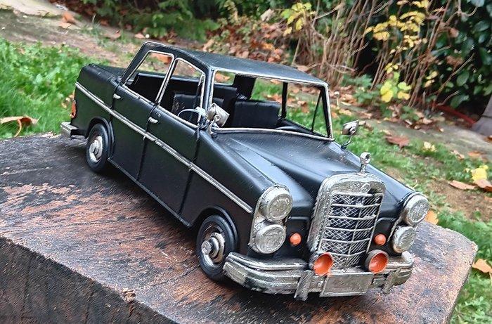 automobiel - Mercedes-Benz - w111 220se, Antiek en Kunst, Kunst | Designobjecten