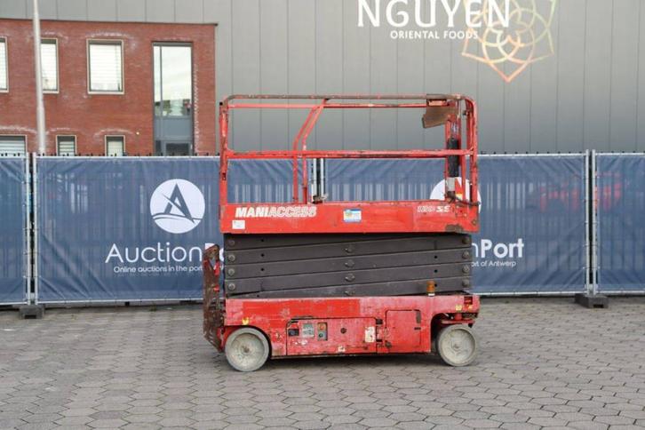 Veiling: Schaarlift ManiAccess 120 SE Elektrisch 11.75m 2014, Zakelijke goederen, Machines en Bouw | Liften, Steigers en Ladders