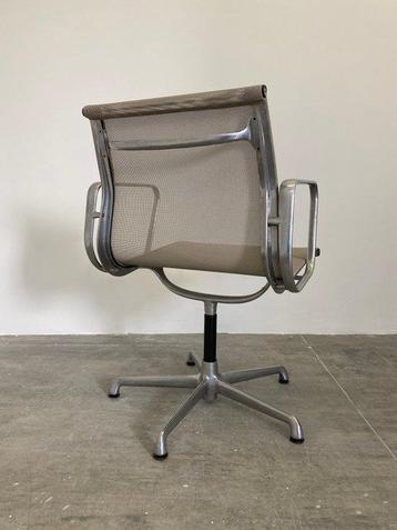 ICF - Charles & Ray Eames - Stoel - EA107 - Aluminium