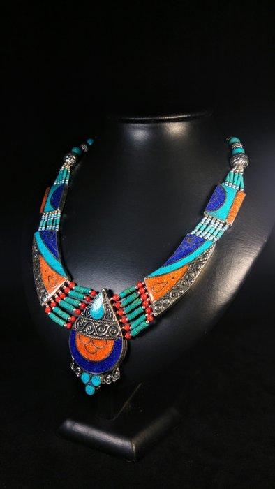 Marokko - Unieke handgemaakte ketting - Halsketting, Verzamelen, Mineralen en Fossielen