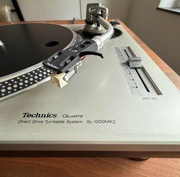 Technics - SL-1200MK2 Table tournante