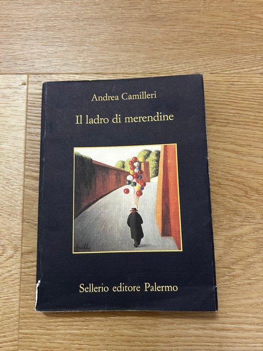 Signed; Andrea Camilleri - Il Ladro di Merendine - 1998, Antiquités & Art, Antiquités | Livres & Manuscrits