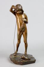 Ferdinand Frick - Sculpture, Young child playing with cat -, Antiek en Kunst