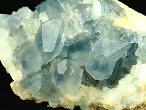 Blauwe Celestien met Calciet Kristallen op matrix - Hoogte:, Verzamelen, Mineralen en Fossielen