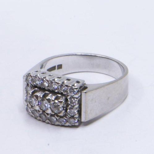 Ring - 18 karaat Witgoud - 0.64ct. tw. Diamant (Natuurlijk), Handtassen en Accessoires, Ringen