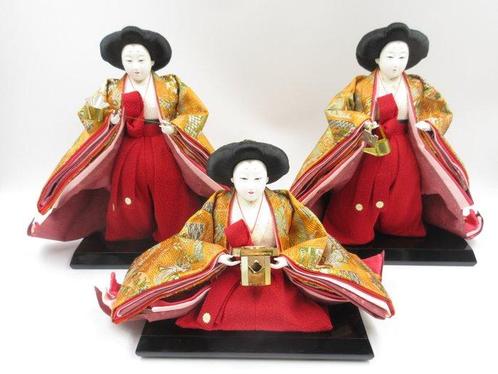 Hina Dolls   - Pop Three Court Ladies set  -, Antiek en Kunst, Antiek | Overige Antiek