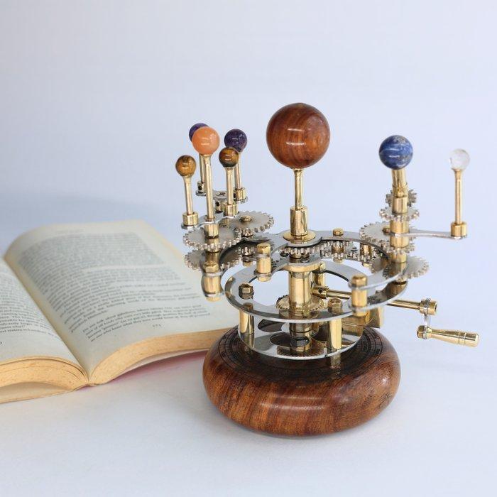 Met de hand gemaakt mechanisch orrery met zon, Mercurius,, Antiquités & Art, Curiosités & Brocante