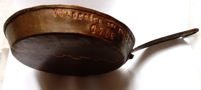 cuivrerie de Villedieu les poêles - Kookpan - Koper, IJzer -, Antiquités & Art, Antiquités | Autres Antiquités