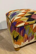 Poef - Wol, Hout, Antiek en Kunst