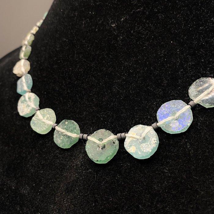 Oud-Romeins kralenketting van glas en steen en andere kralen, Handtassen en Accessoires, Antieke sieraden