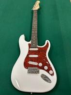 De Salvo - Strato vintage white - - Guitare électrique (Sans, Musique & Instruments