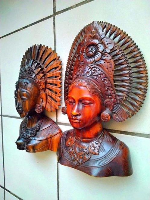 Grandes bustes de femmes balinaises en bois sculpté avec une, Antiek en Kunst, Kunst | Niet-Westerse kunst