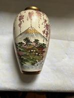 Vase - Porcelaine - Japon - Vase satsuma avec des fleurs de, Antiek en Kunst