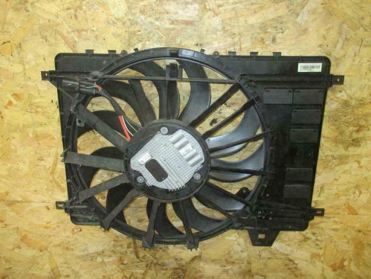 Land Rover discovery sport ventilator radiateur LR099669, Auto-onderdelen, Overige Auto-onderdelen, Gebruikt, Land Rover, Ophalen of Verzenden