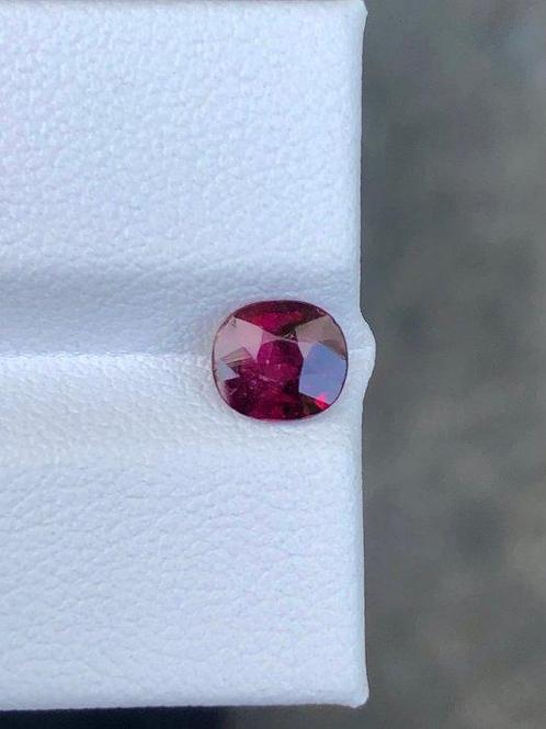 Zonder Minimumprijs Paars, Rood Robijn  - 0.94 ct -, Handtassen en Accessoires, Edelstenen