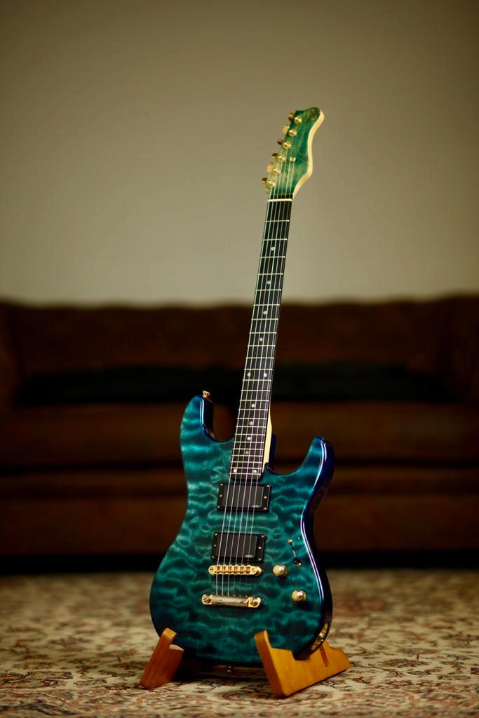 Valley Arts Custom Pro QM | Aqua Burst, Muziek en Instrumenten, Snaarinstrumenten | Gitaren | Elektrisch, Verzenden