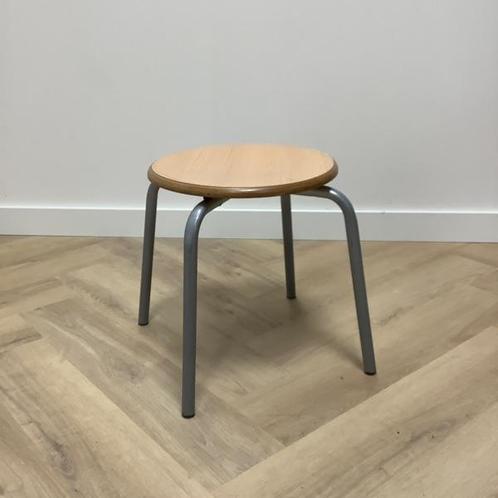 Tweedehands schoolkruk, zithoogte 39 cm, , beuken - grijs, Huis en Inrichting, Barkrukken, Gebruikt, Hout