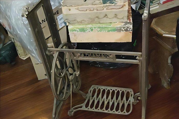 diamante - Art Déco: Naaimachine - DIAMANTE (Singer-stijl), Antiek en Kunst, Curiosa en Brocante