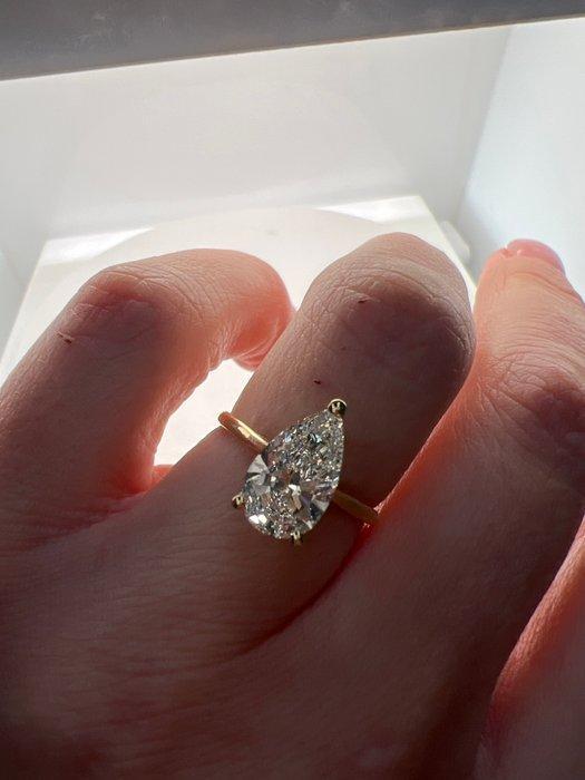 Zonder minimumprijs - Ring - 14 karaat Geel goud - 2.01ct., Handtassen en Accessoires, Ringen