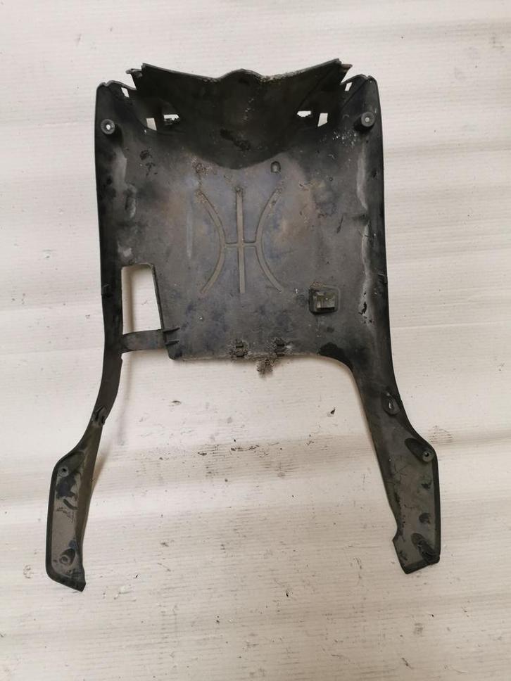 Sym orbit 2 50S / onderkuip / sideskirt / treeplank, Fietsen en Brommers, Brommeronderdelen | Scooters, Overige typen, Overige merken