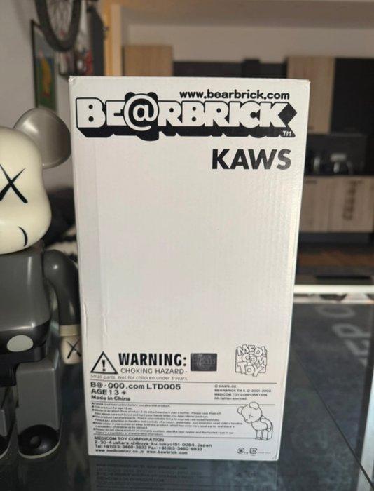 Kaws (1974) - Kaws Bearbrick 2002 grey, Antiek en Kunst, Kunst | Schilderijen | Modern
