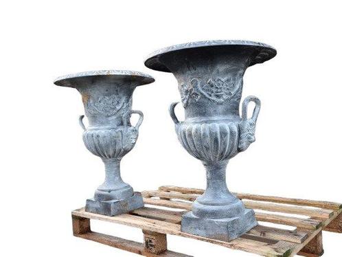 XL Vases - Iron - Lion Heads - Vase (2) - Fonte, Antiek en Kunst, Curiosa en Brocante
