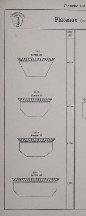 St. Louis - Tafelservies (2) - Kristallen dienbladen,, Antiek en Kunst, Antiek | Glaswerk en Kristal