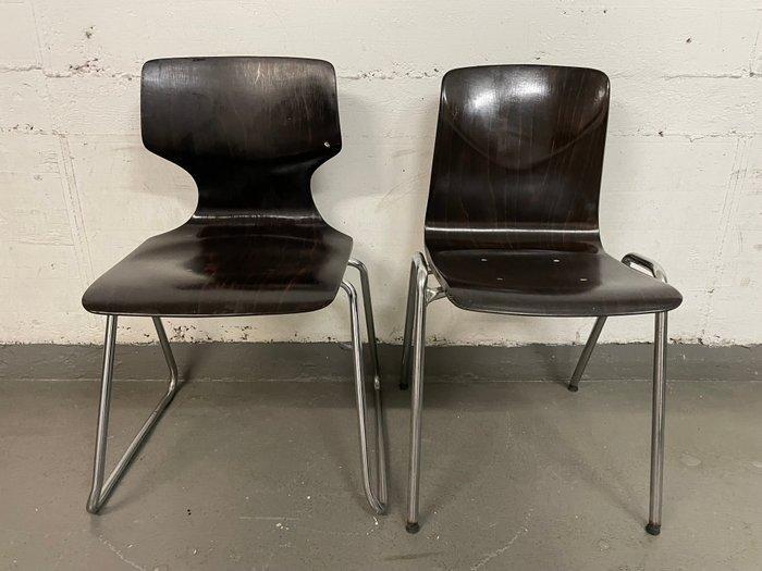 Flototto, Pagholz - Stapelbare stoel (2) - crèmestoel -, Antiek en Kunst, Curiosa en Brocante