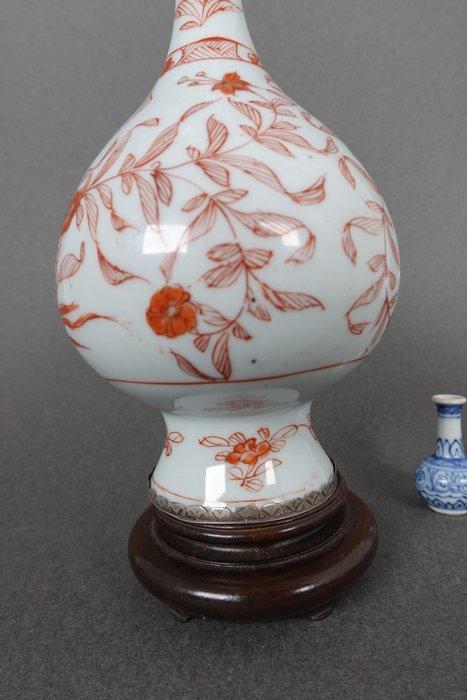 Kangxi (1662-1722) - Kruik - Large Lilly, Chrysanthemum and, Antiek en Kunst, Antiek | Overige Antiek