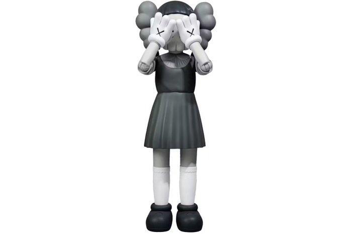 Kaws (1974) - KAWS x Squid Game Young-Hee, Antiek en Kunst, Kunst | Designobjecten
