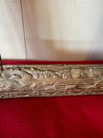 Lijst - Verguld hout in gips.