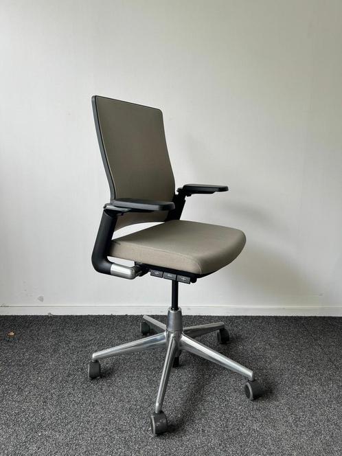 Ahrend 2020 Verta bureaustoel - refurbished - Beige stofferi, Zakelijke goederen, Kantoor en Winkelinrichting | Kantoormeubilair en Inrichting