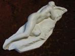 Vrouwelijk naakt naar sculptuur van G. Cellini (1873-1937).