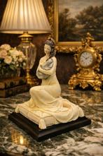 Decoratief ornament - Capodimonte - Italië - Ton op toon