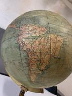 Terrestrial library globe - Wereldbol door E. Dubail -