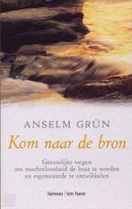 Kom Naar De Bron 9789025953690, Boeken, Godsdienst en Theologie, Gelezen, Anselm Grün, Verzenden