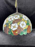 Tiffany-Stil – Bunte Hängelampe aus Glas mit Blumenmuster -