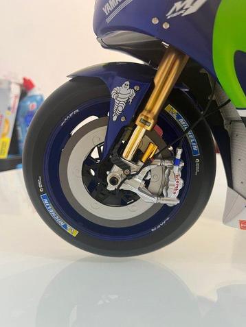 1:4 - Moto miniature - Yamaha YZR-M1 beschikbaar voor biedingen