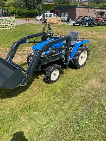 iseki tm 15 4wd  als nieuw met voorlader beschikbaar voor biedingen